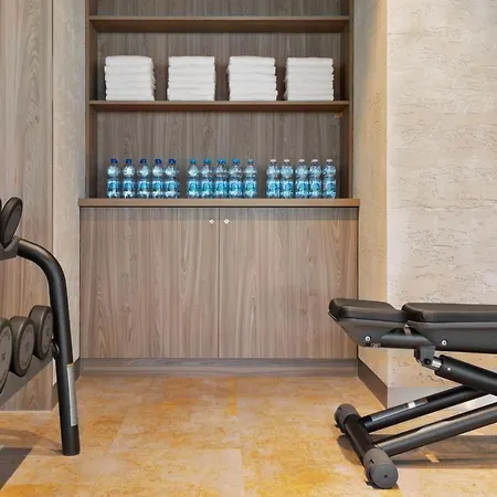 ホテル Courtyard By Marriott 4*