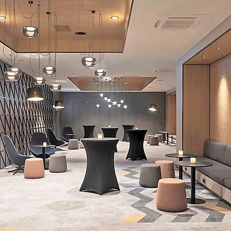 Courtyard By Marriott Hotell 4*
