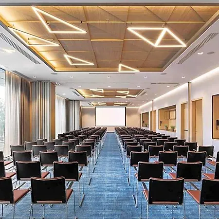 Courtyard By Marriott