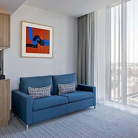 Courtyard By Marriott Hotell 4*