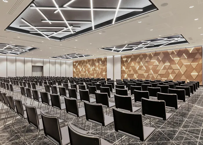 מלון Courtyard By Marriott